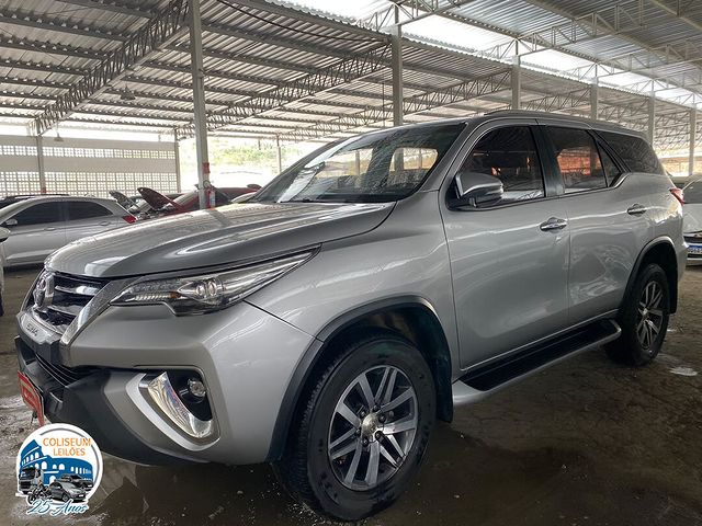 LOTE 29 TOYOTA HILUX SW4 SRX 2017/2018