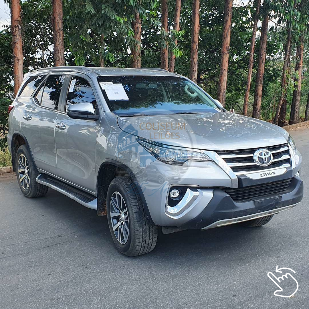LOTE 36 TOYOTA HILUX SWSRXA4FD ANO 2019/2020